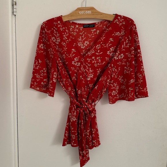 Shein Short Evasive Sleeves Red/White Flowers Blouse - Picture 3 of 7